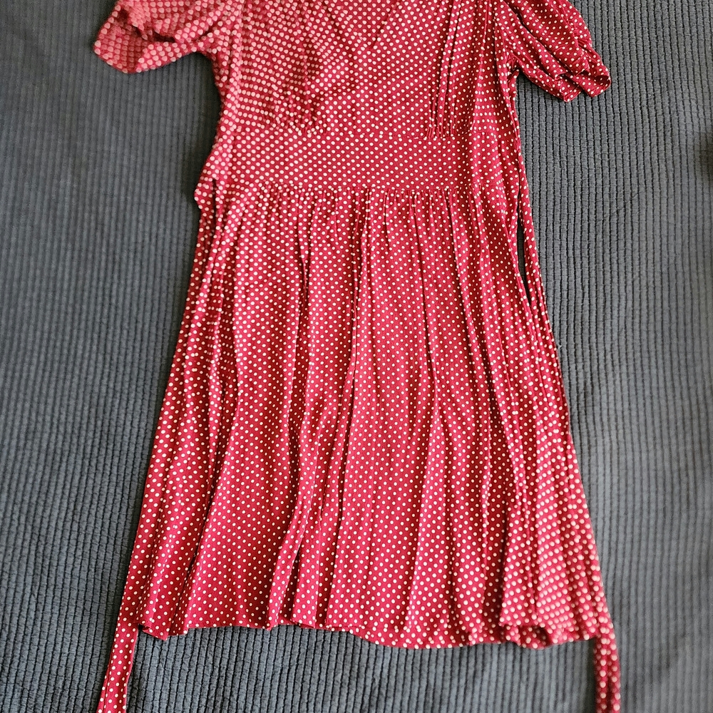 Elegant Red Polka Dot Midi Dress